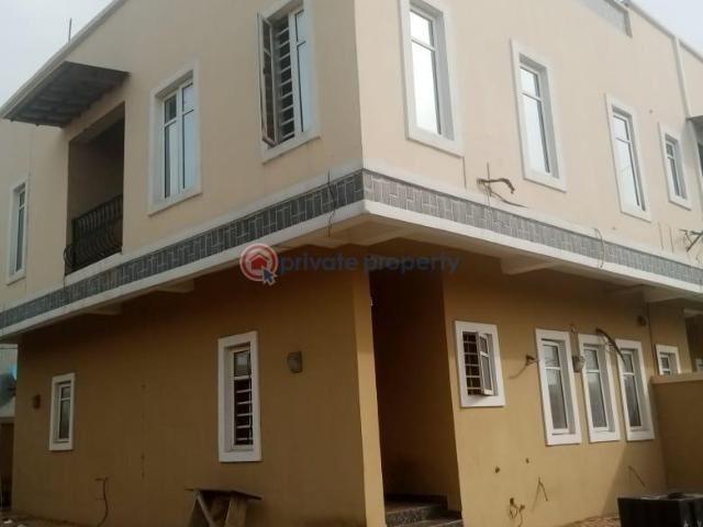 For sale: 3 bedroom Semi detached Duplex Omole Phase 2 Ojodu Lagos PID: 8PBQRX | Private Property Nigeria