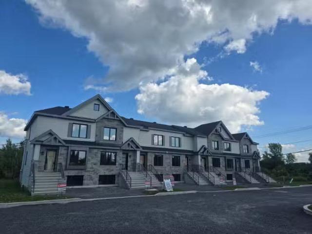 For sale: 3 Place du Canal, Les Cèdres, Quebec J7T1A5 12687048