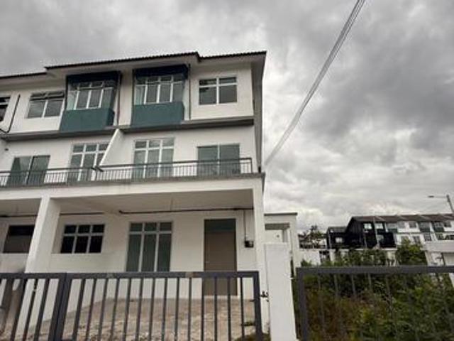 FOR SALE 3sty CORNER LOT SCIENTEX KUNDANG JAYAFACING SOUTHNEWUNIT