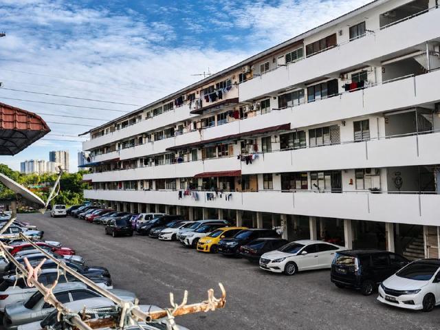 FOR SALE Taman Daya Flat Level 1 Low Cost Flat