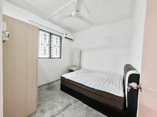 For Sale Tun Aminah Flat Free Hold Only
