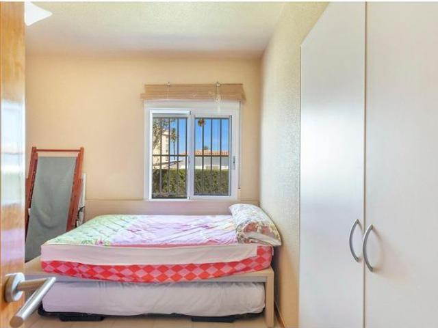 for sale a 4 bedroom villa with private pool and plot 442m2 in 200 meters from the beach in Rocio d