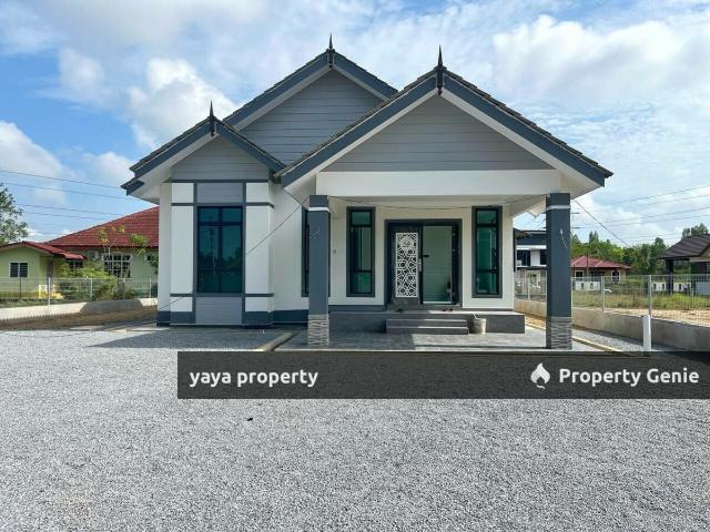 FOR SALE: BANGLO MODEN PADANG SIAM TANAH MERAH KELANTAN