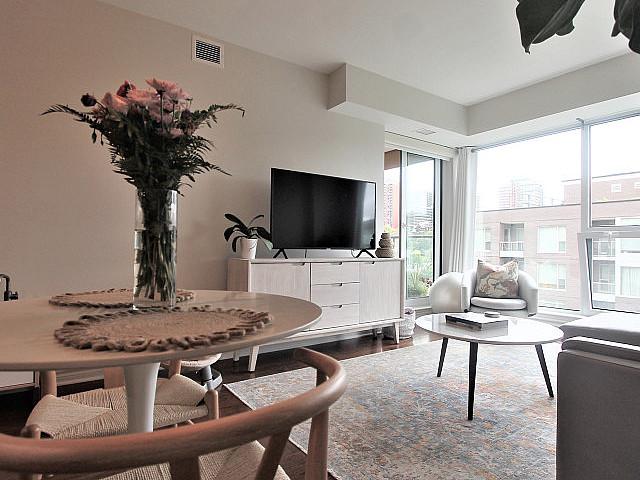 For Sale: Beautiful 2 bed, 2 bath Condo At Lebreton Flats