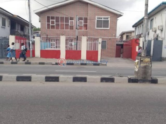 For sale: Block Of Flats Itire Ikate Surulere Lagos PID: 4PBMEW | Private Property Nigeria