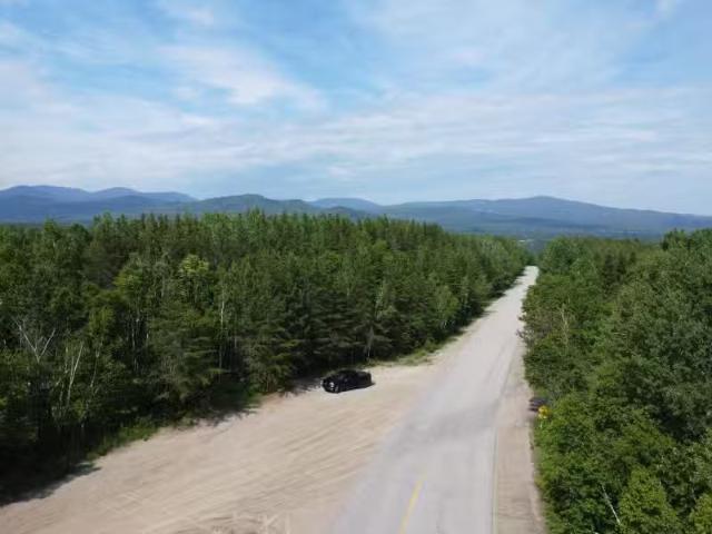For sale: Ch. du Friche, Clermont, Quebec G4A1E9 23035876