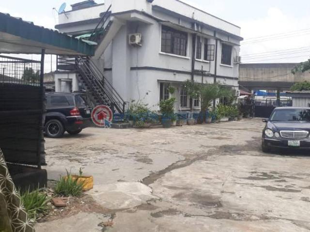 For sale: Commercial Property Yaba Lagos PID: 3PAAEP | Private Property Nigeria