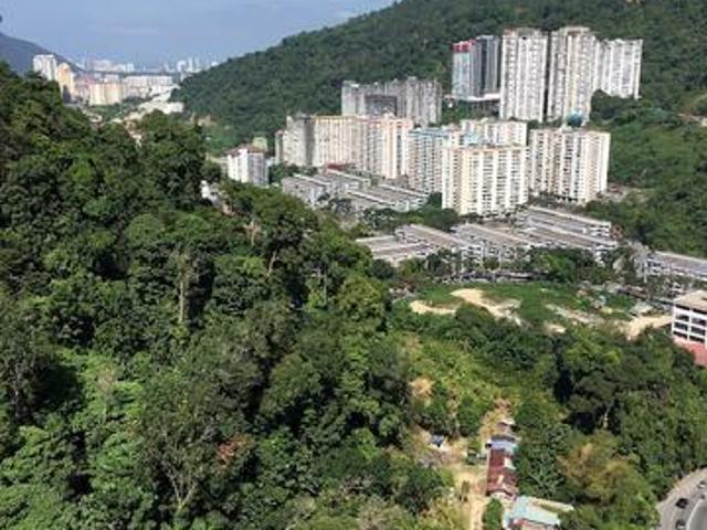 For Sale Condo Unit at Bukit Awana Condominium