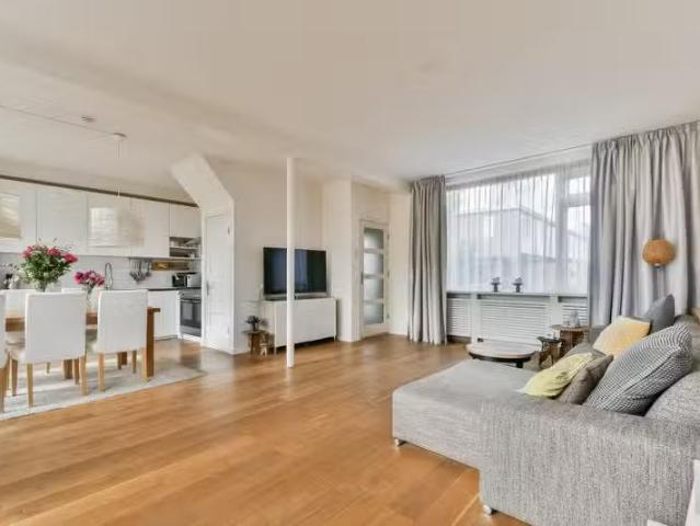For sale: Cornelis Roobolstraat 18, 1067 AJ Amsterdam