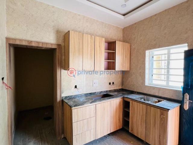 For sale: Detached Bungalow Housing Estate airforce Opp Kolapo Ishola Gra, Akobo, Ibadan Oyo PID: 0PBWAW | Private Property Nigeria