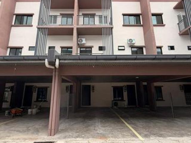 For Sale DEverglades Townhouse Stutong Baru Block D Upper Unit
