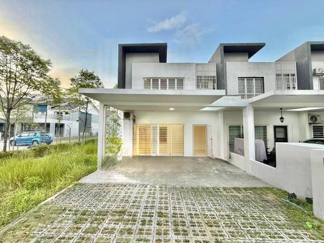 For Sale Double Storey Casa Green Cybersouth