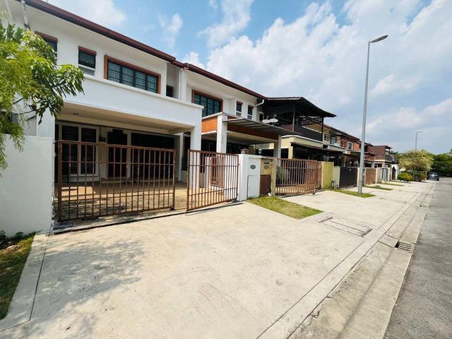 FOR SALE Double Storey Link PUTRA AVENUE PUTRA HEIGHTS