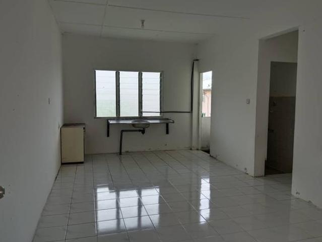 For Sale Flat at Taman Sri Harmoni Batu 8 Jln Matang