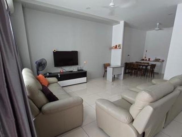 For sale Fully furnishe l 3STOREY TERRACE l BUKIT KECIL RESIDENSI