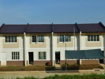 For sale: house rizal