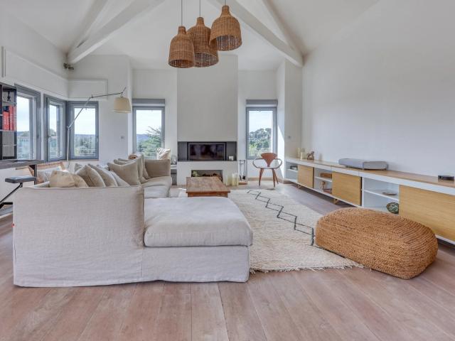 For sale in Bormes les Mimosas – Pine district of Bormes 205m² Bormes Les Mimosas