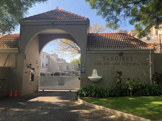 FOR SALE IN OAKLANDS, METICULOUSLY RENOVATED 2 BEDROOM GEM