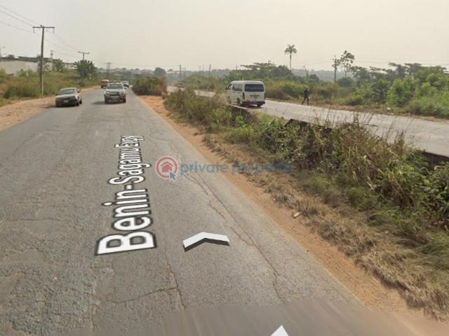 For sale: Industrial Land Sagamu Ore Benin Expressway, Maiyegun Area. Sagamu Ogun PID: 9PBWTB | Private Property Nigeria