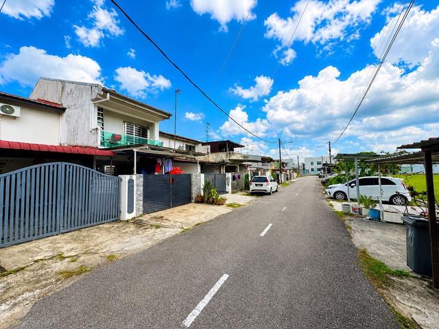 FOR SALE Jalan Hang Jebat Tun Aminah Double Storey Low Cost Unb