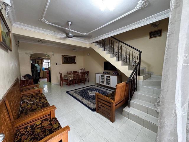 For sale Jalan Lading Good Location Puteri Wangsa
