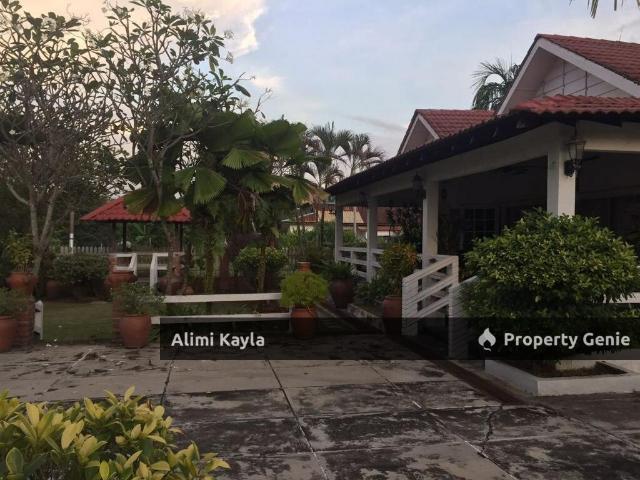 Land with 2 Bungalows Kampung Kubu Gajah Sungai Buloh