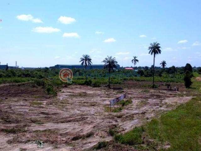 For sale: Mixed use Land Ijebu Ikorodu Road, Igbefun, Ogun State Sharing Boundary With Lagos State. Ijebu Ogun PID: 6PCGEU | Private Property Nigeria