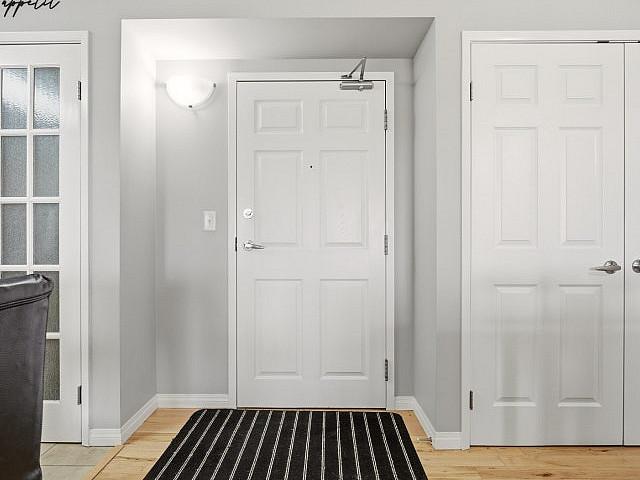 For Sale: Move in Ready, Pet Friendly, 2 bed Condo W/ Lake View!