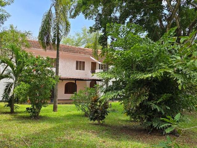 For sale: Mtwapa La marina, 4 bedroom Maisonette with 1br guest wing