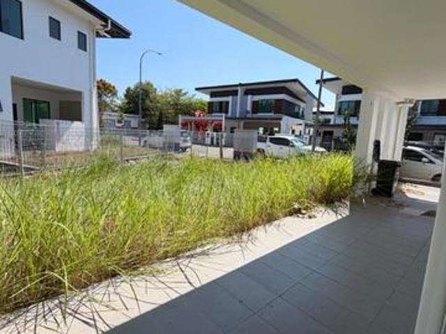 FOR SALE Park Residence Corner Lot