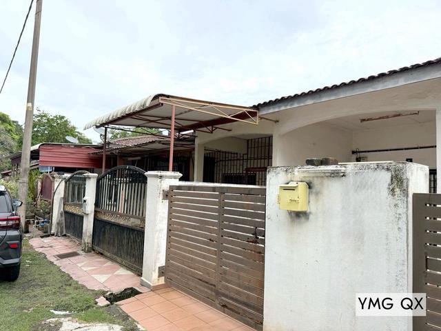 For sale Pekan Meru Klang Single Storey House20x60kitchen table top