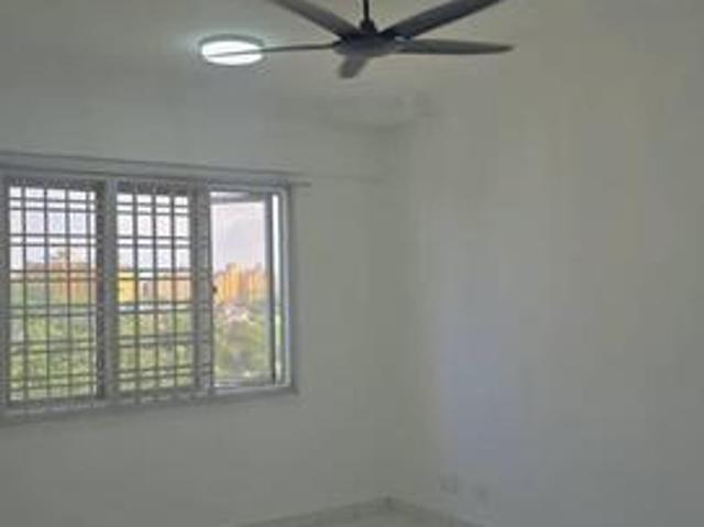 For Sale Persiaran tanjung apartment Tampoi