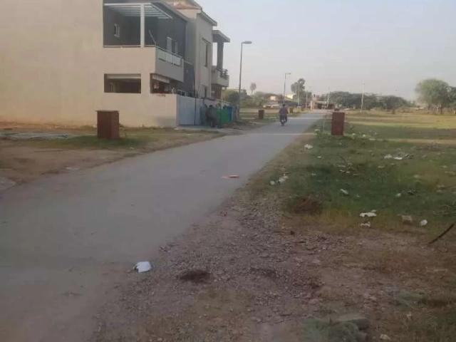 For sale plot abubaker block bahria town phase 8 RAWALPINDI Layyah ID 34417