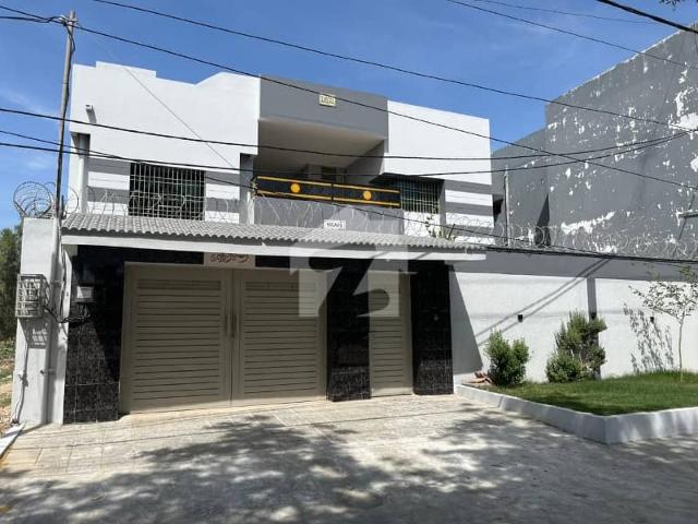 FOR SALE: Premium 400 Sq. Yd. Used Bungalow 150 Ft. Wide Road Facing West Open