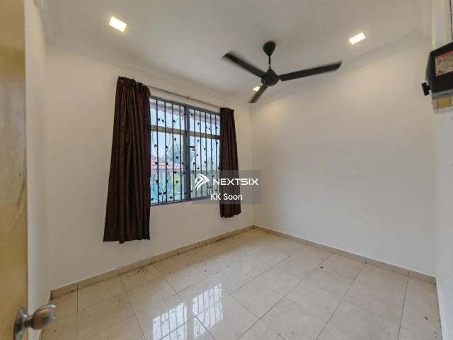 For Sale 全新二手单位，最靠近Phase1 的 *Phase2* R&F Princess Cove @ Phase 2 2bed 2 bath Type U International High Floor Partial Furnished Included 1 carpark Asking: RM 908K