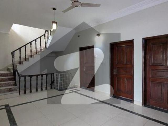 FOR SALE Renovated 42*80 Triple Storey House with Extra Land 9 Beds G_10/1 G 10