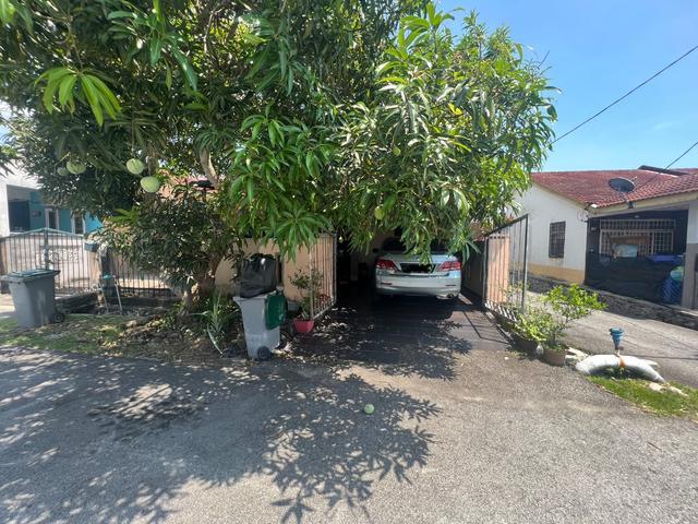 For Sale Renovated Endlot Single Storey Taman Politeknik PD