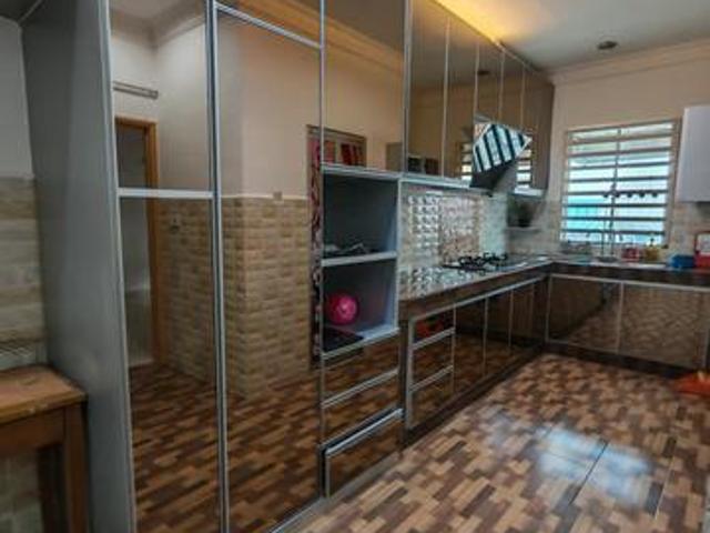 For Sale Renovated Non Bumi Single Storey Taman Makmur Kluang 3 Rooms