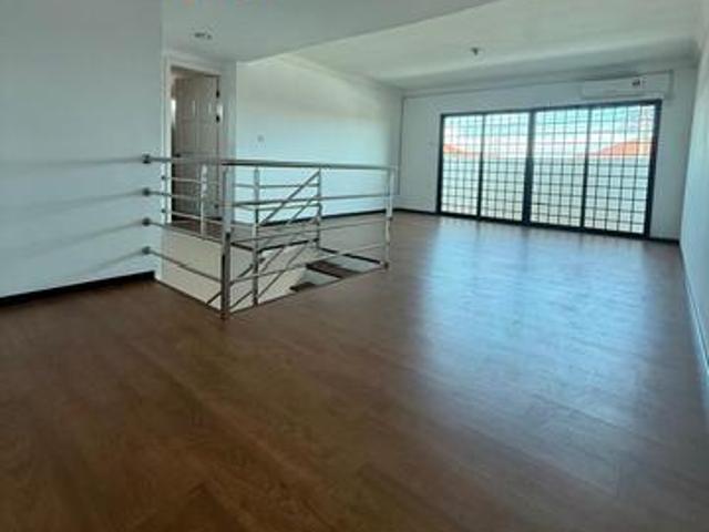 FOR SALE Semi Detached House at Riverview Senadin Miri