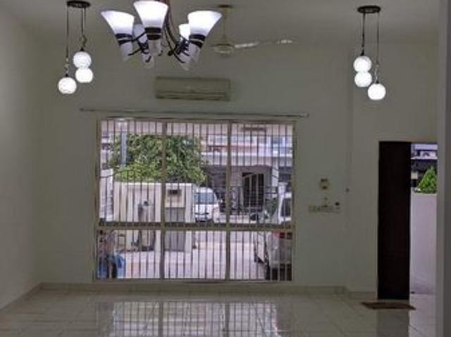 For sale setia indah 12 setia alam double storey partial furnished below market value