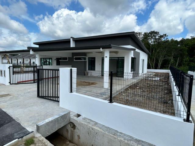 FOR SALE Single Storey SemiDetached Westhill Avenue Matang