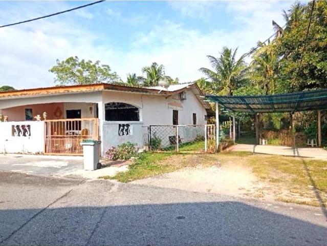 For Sale Single Storey Terraced HouseEnd Lot Taman Angsamas