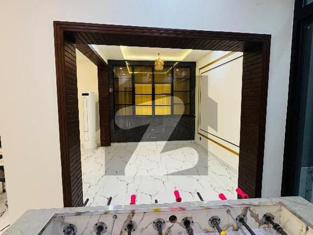 For sale * *Status: * 11 Marla Brand New House *Location*: Sargodha Road Near SB Store Faisalabad Sargodha Road