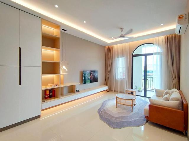 For Sale Stunning Lake View Isle of Kamares Condominium Cyberjaya