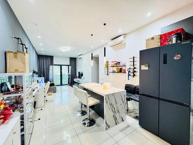 For Sale Suria Residence Bukit Jelutong Shah Alam and Facing Lake