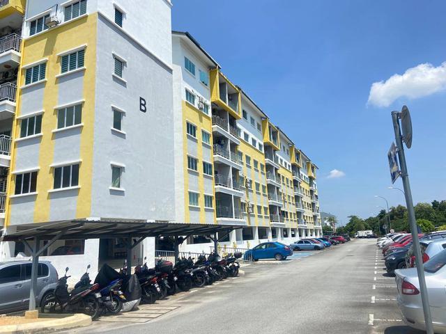 FOR SALEApartment Dahlia Impiana Salak Tinggi Sepang
