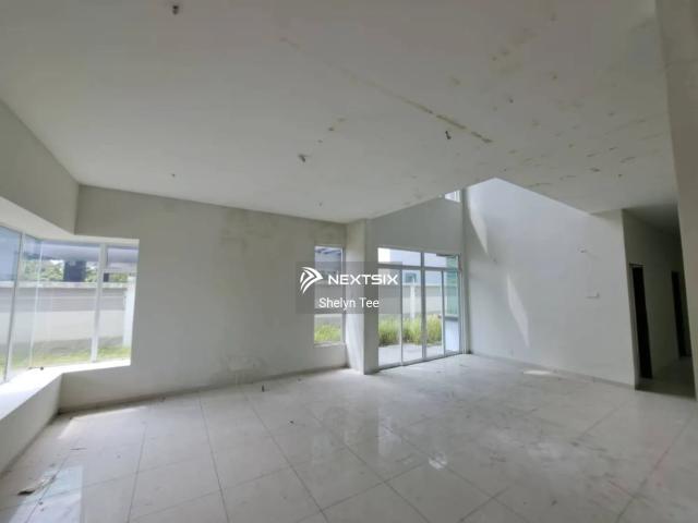 For Sales Horizon Avenue Horizon Hills Facing Mainroad Double storey shoplot End lot Bigger size 32x70 Freehold Non bumi lot Southwest For Sales 2.9m