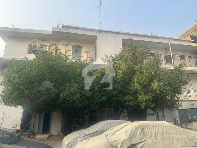 For School 4000 Sq Yards Available In Gulshan For School And Commercial Use With All Amentias
