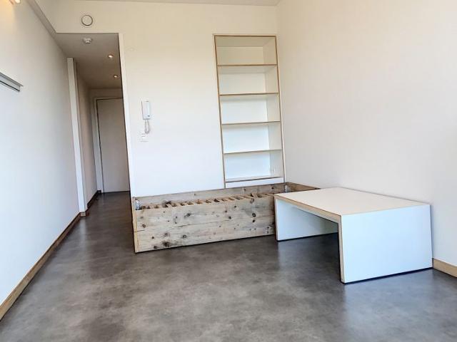 Directly with the owner – Studio apartment + large terrace