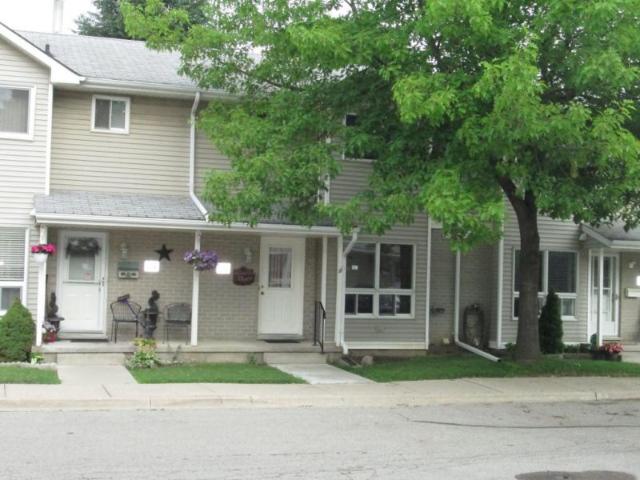 FOR RENT: 409 Thompson Unit 9